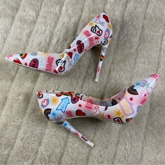 𝅺ALDO Smile Emoji Heels - Picture 5 of 8